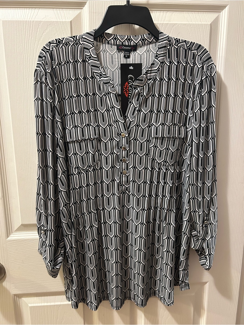 Cocomo Woman XL Black & White Geometric Long Sleeve Tunic Blouse NWT